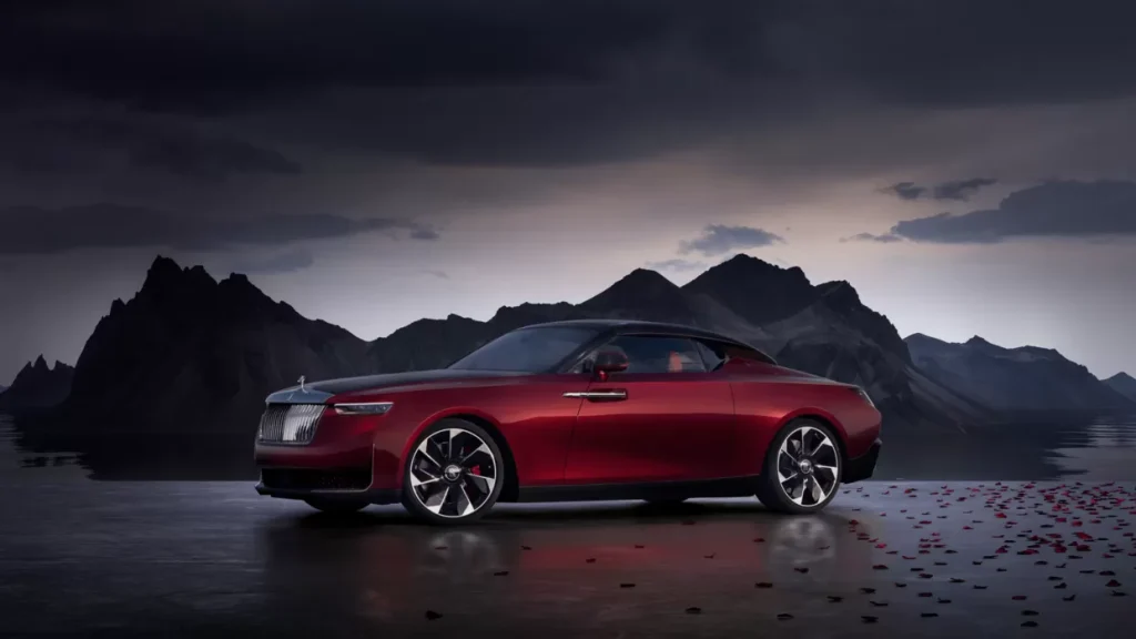 1位：ロールス・ロイス ラ・ローズ・ノワール ドロップテイル（約47億円）